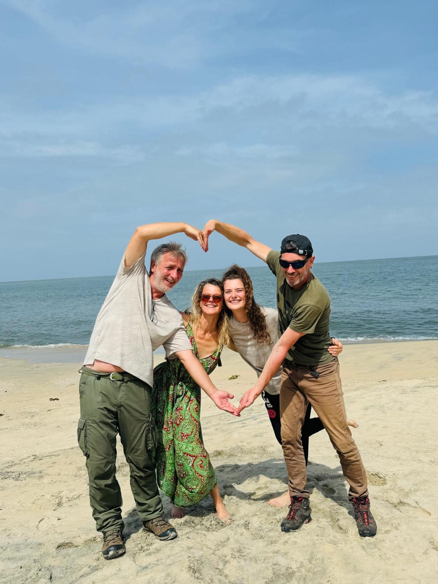 Noel'S Beach Homestay アーラップーザ県 エクステリア 写真